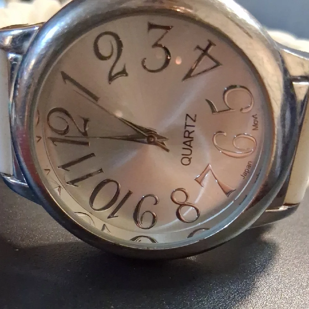Silver and White Sporty 100% Silicone Band Super Comfy Watch.
